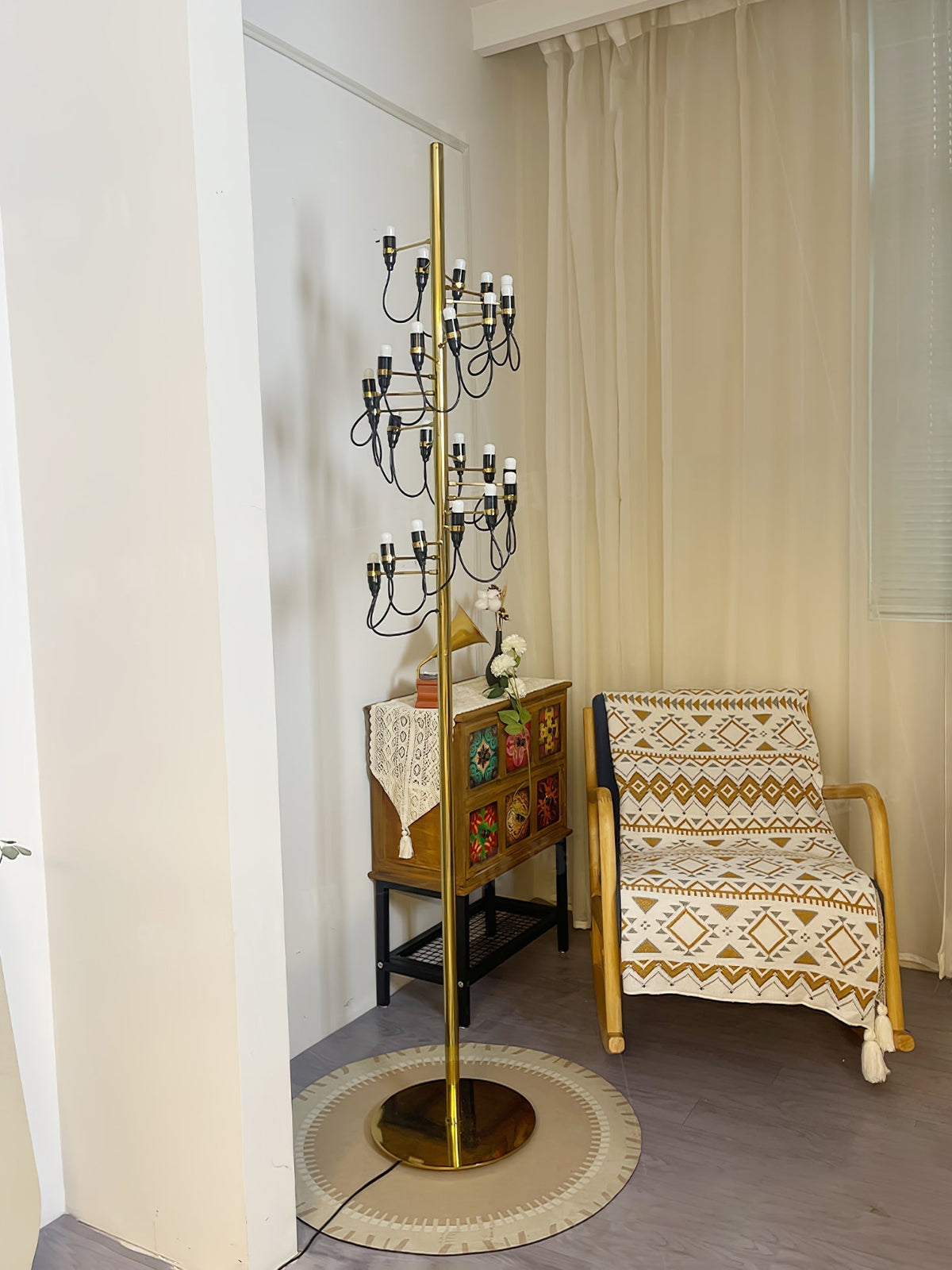 Olliryra Sculptural Steel Floor Lamp