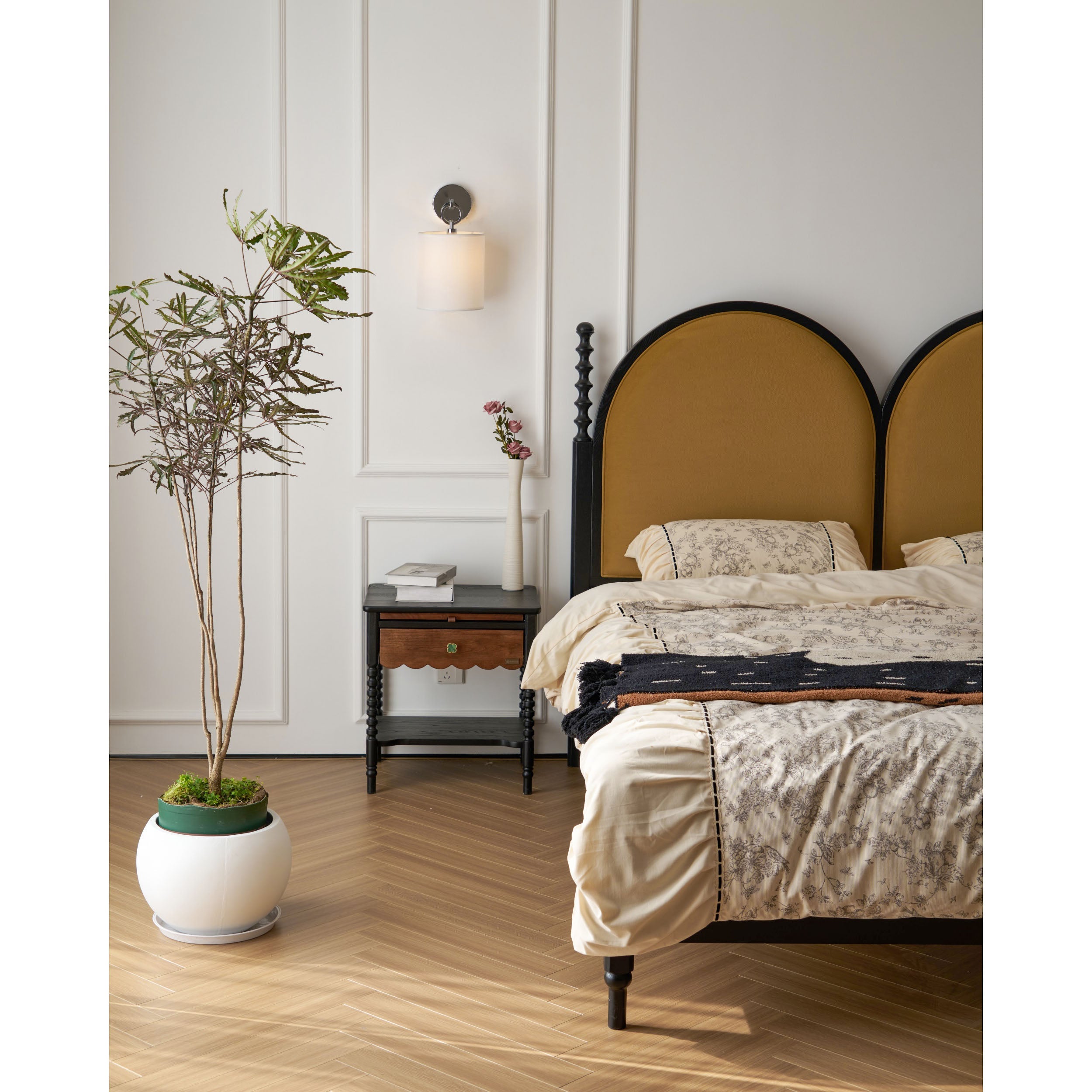 Dovercrest Circle Indoor Wall Light