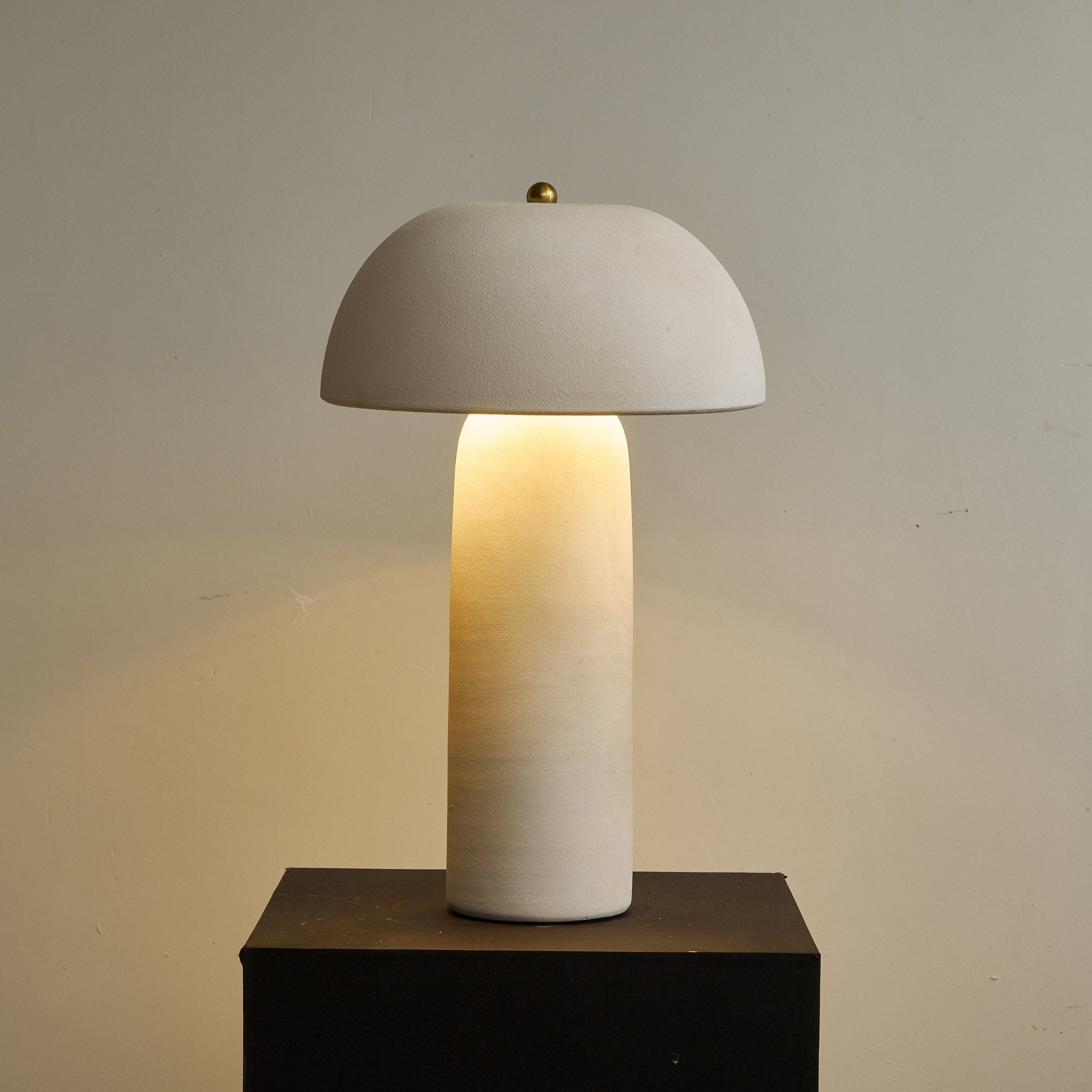 Brolen Ceramic Minimalist Table Lamp
