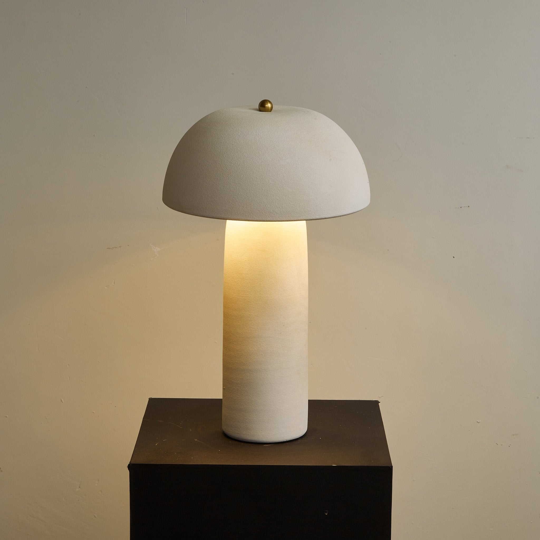 Brolen Ceramic Minimalist Table Lamp
