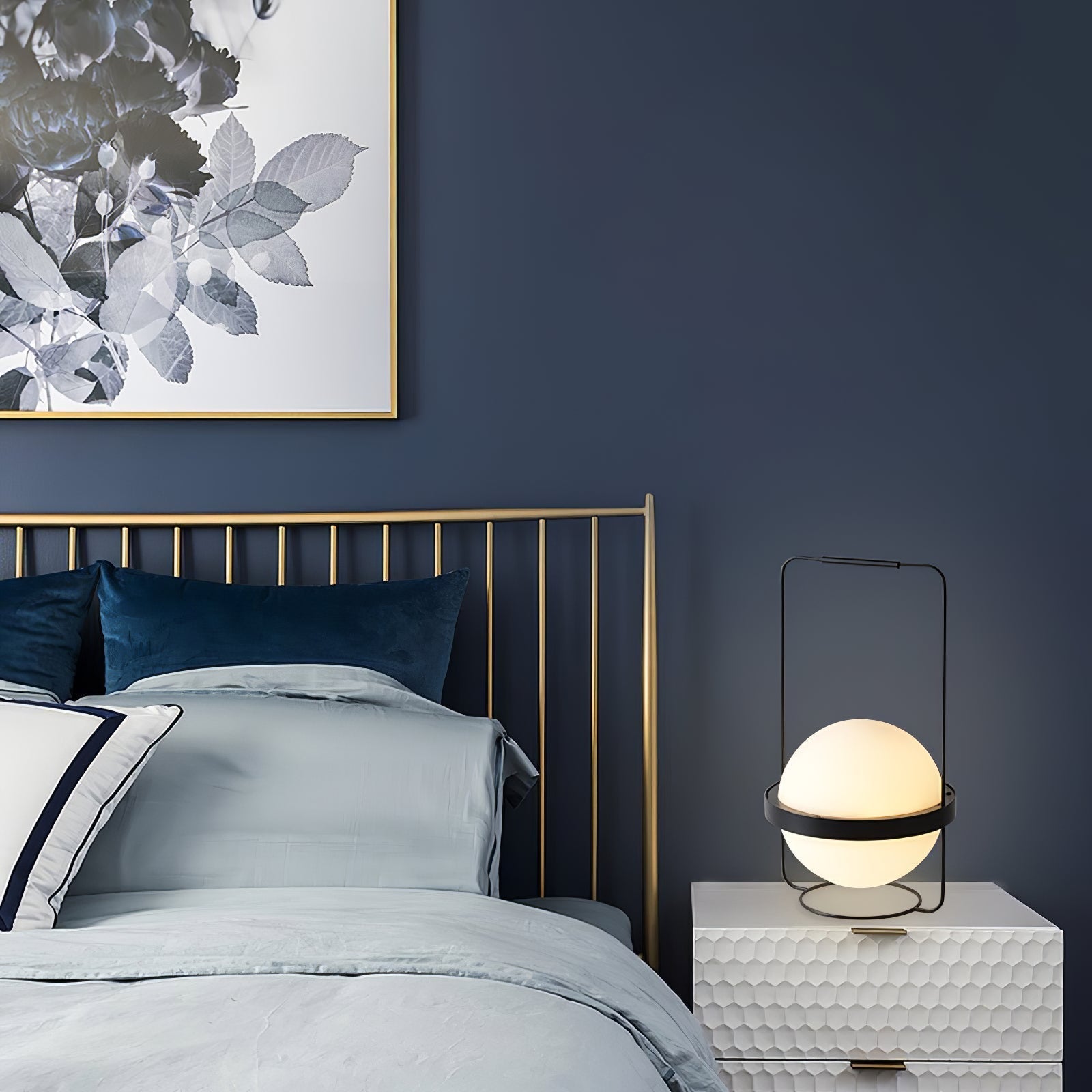 Avenalelia Contemporary Table Lamp