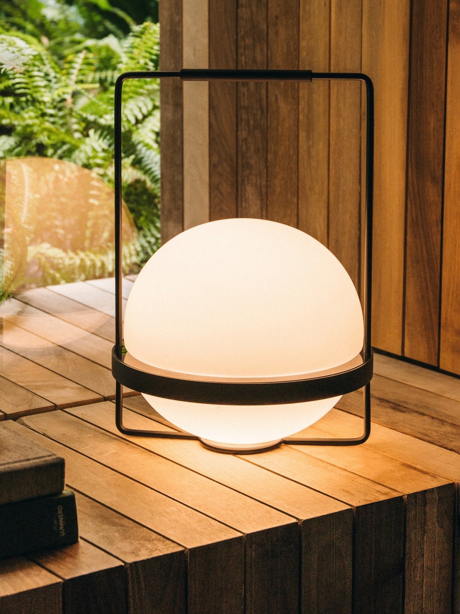 Avenalelia Contemporary Table Lamp