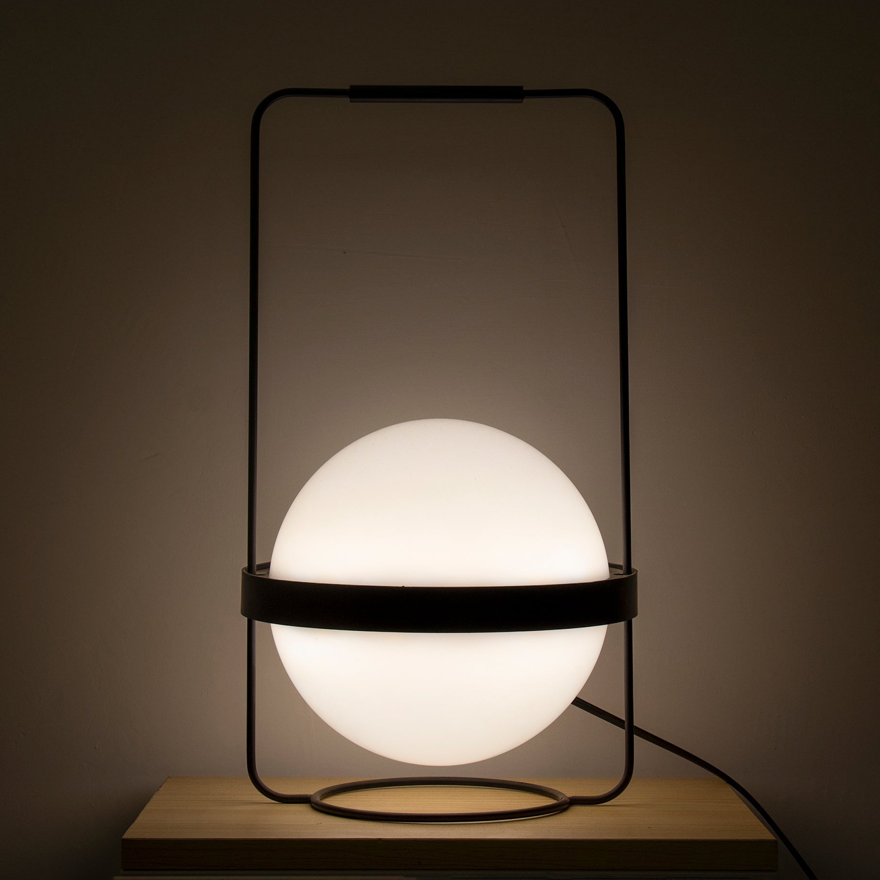 Avenalelia Contemporary Table Lamp