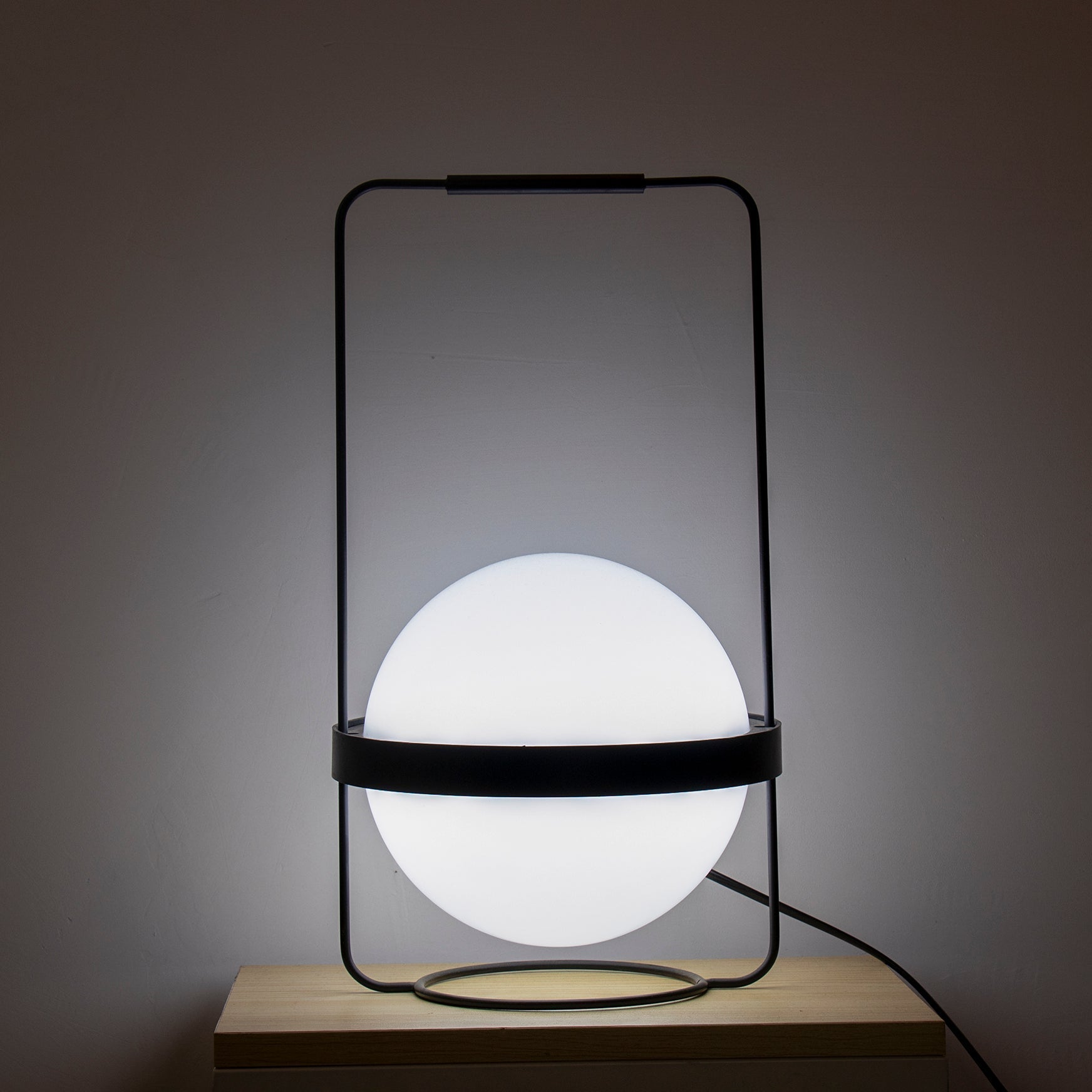 Avenalelia Contemporary Table Lamp