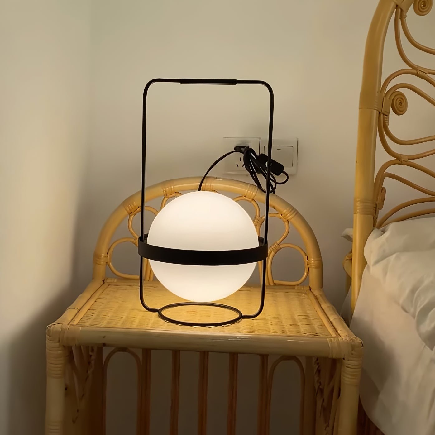 Avenalelia Contemporary Table Lamp