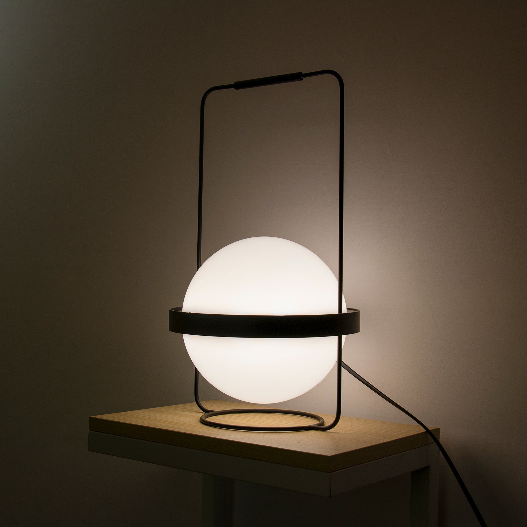 Avenalelia Contemporary Table Lamp