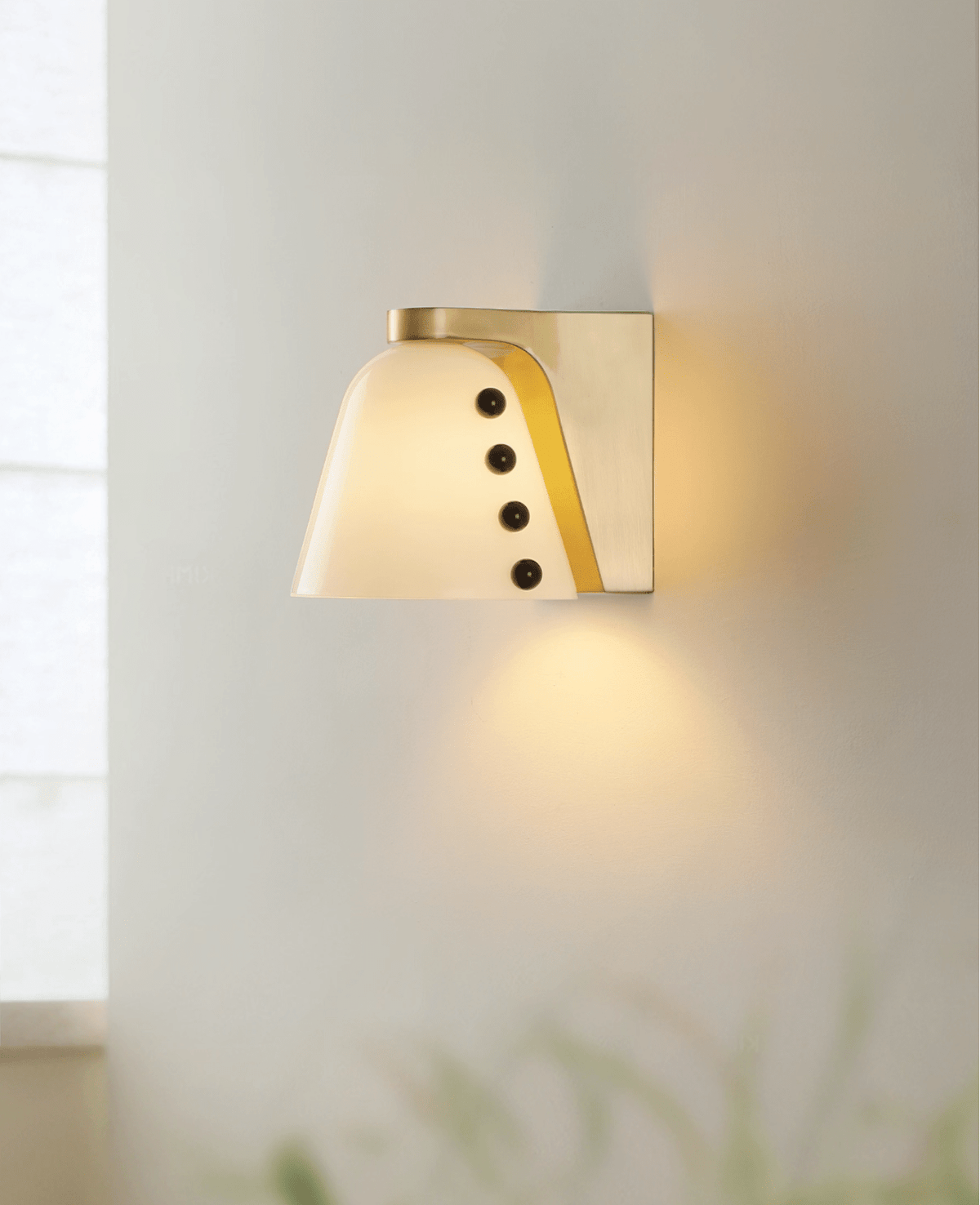 Mirawood Glass Indoor Wall Light