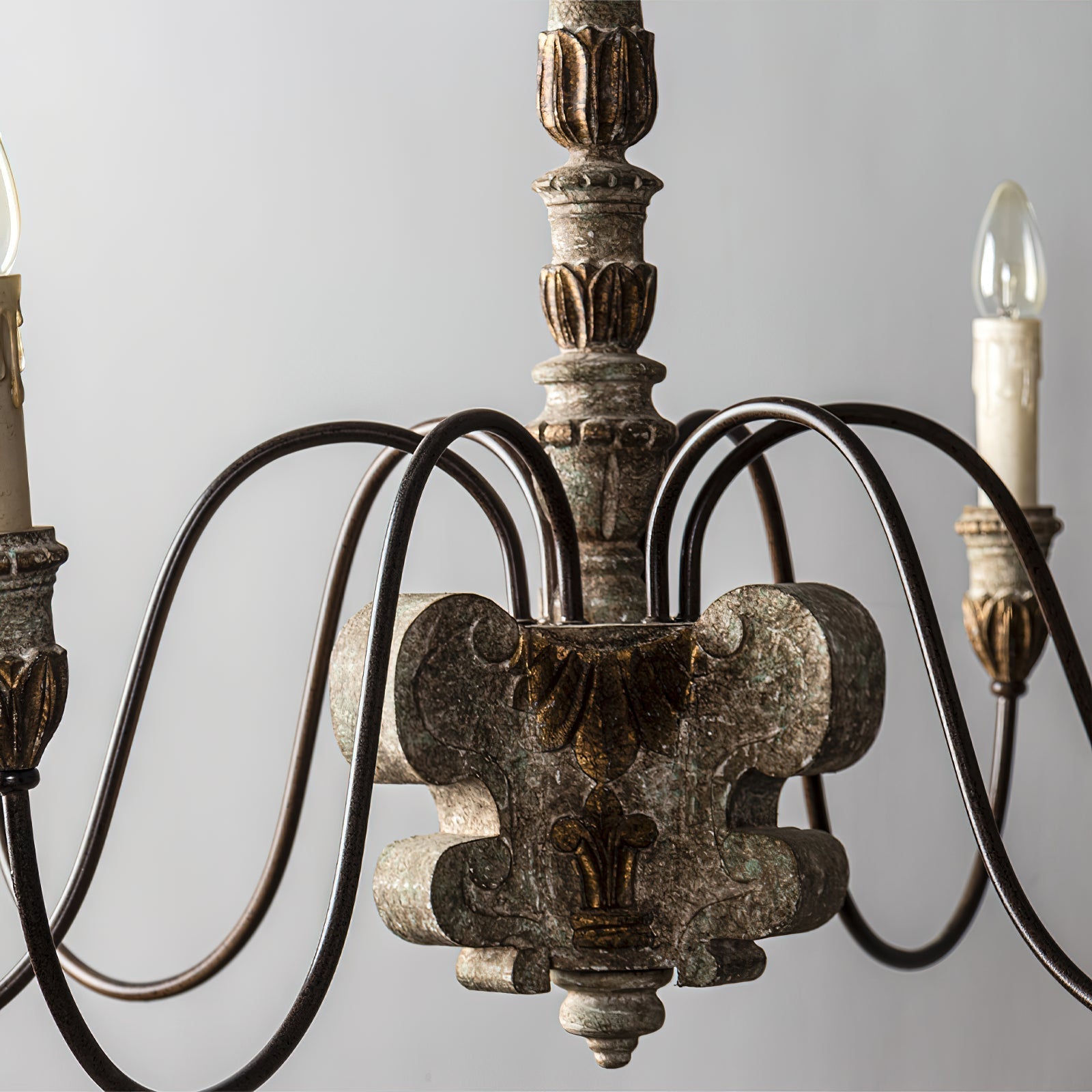 Aveneriel Solid Chandelier