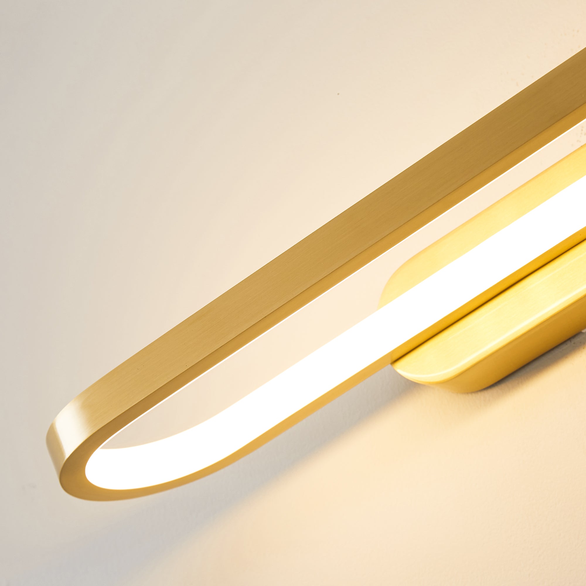 Auryn Wall Lamp