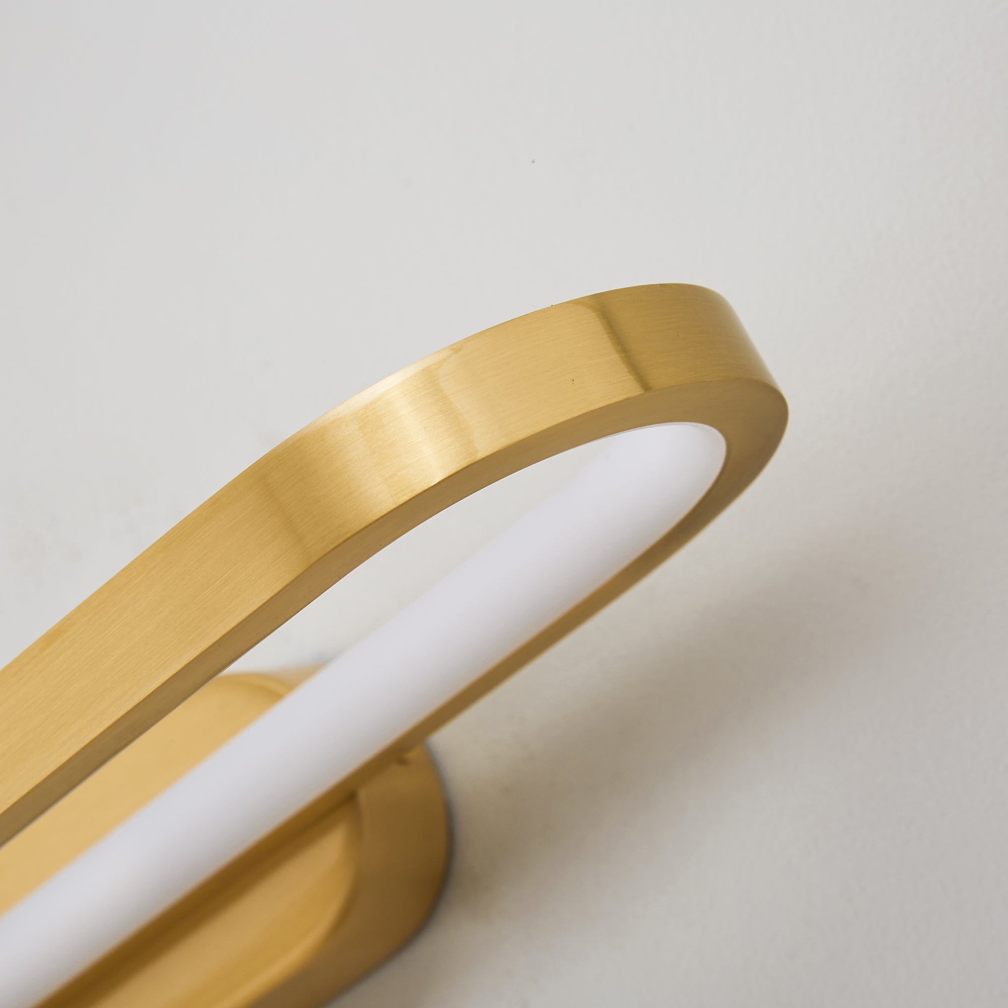Auryn Wall Lamp