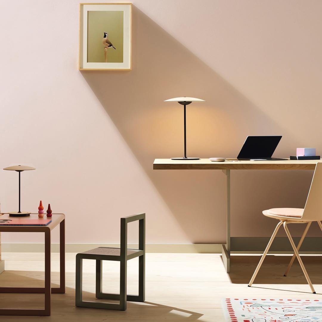 Elaarelia Table Light Slim Minimalist