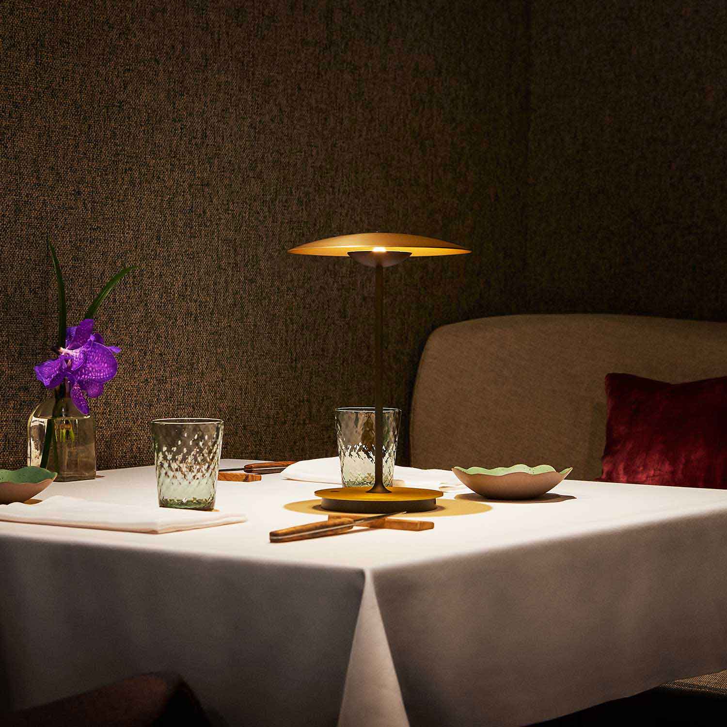 Elaarelia Table Light Slim Minimalist