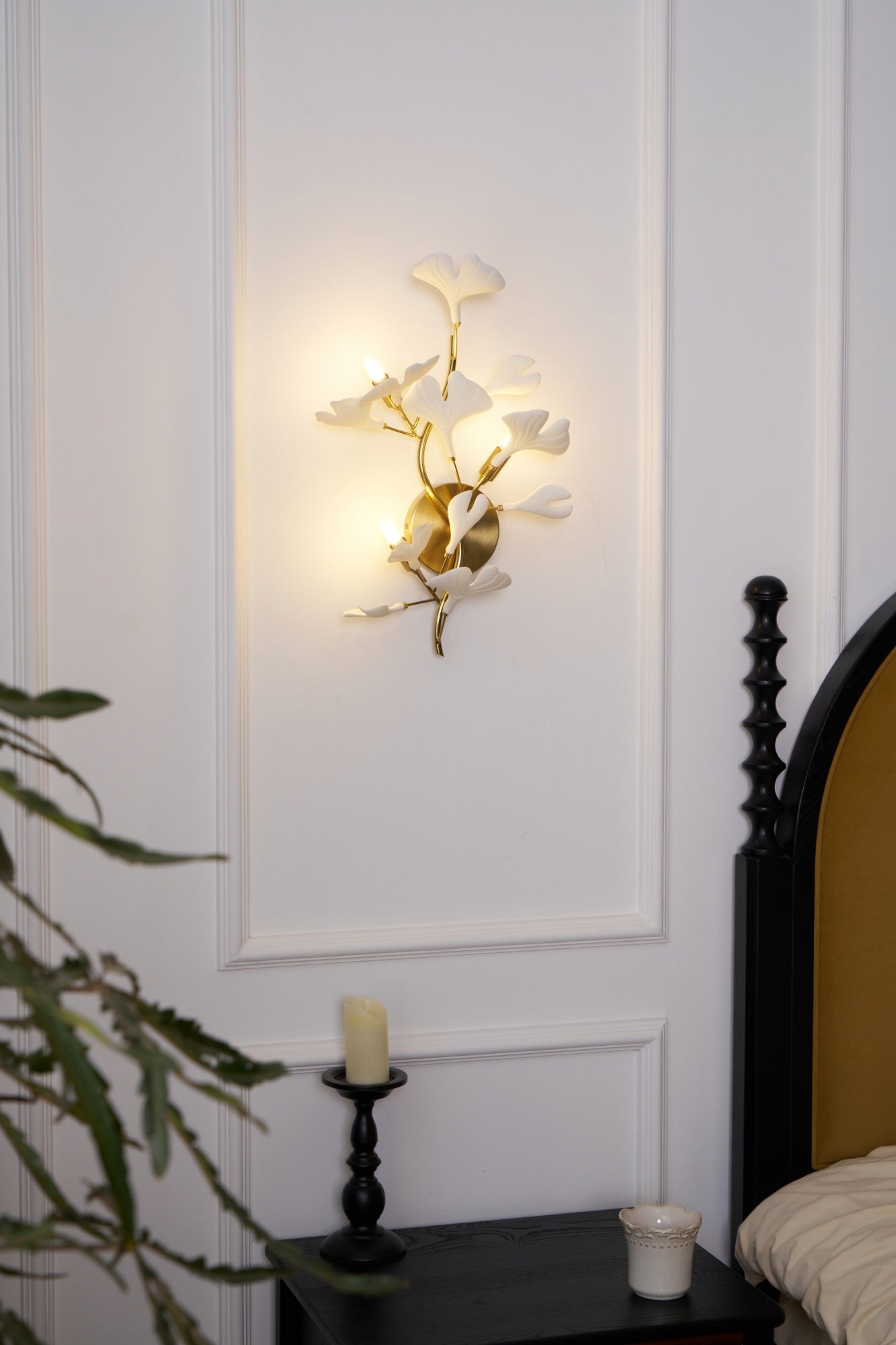 Oakes Postmodern Luxury Gingko Ceramics Wall Lamp