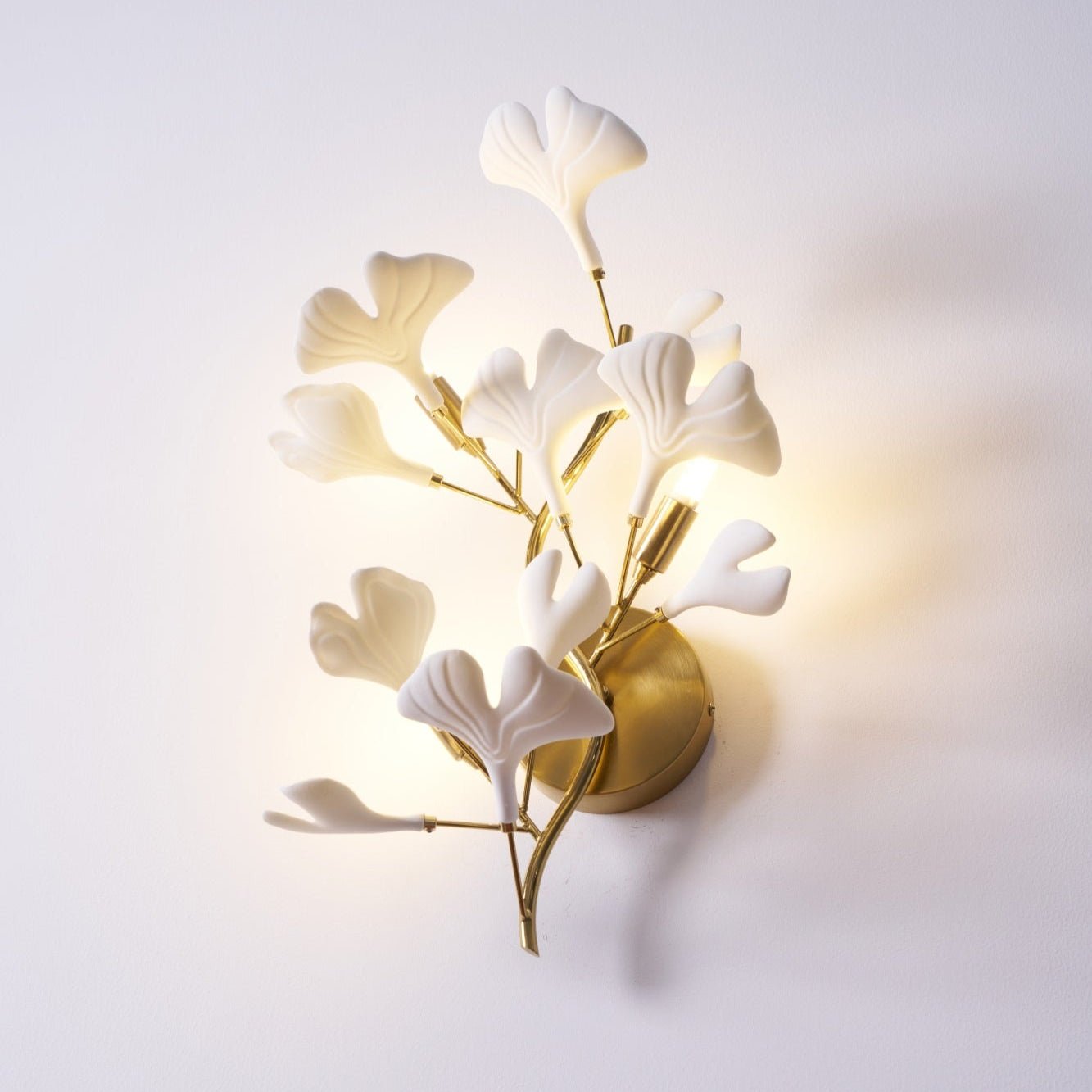 Oakes Postmodern Luxury Gingko Ceramics Wall Lamp