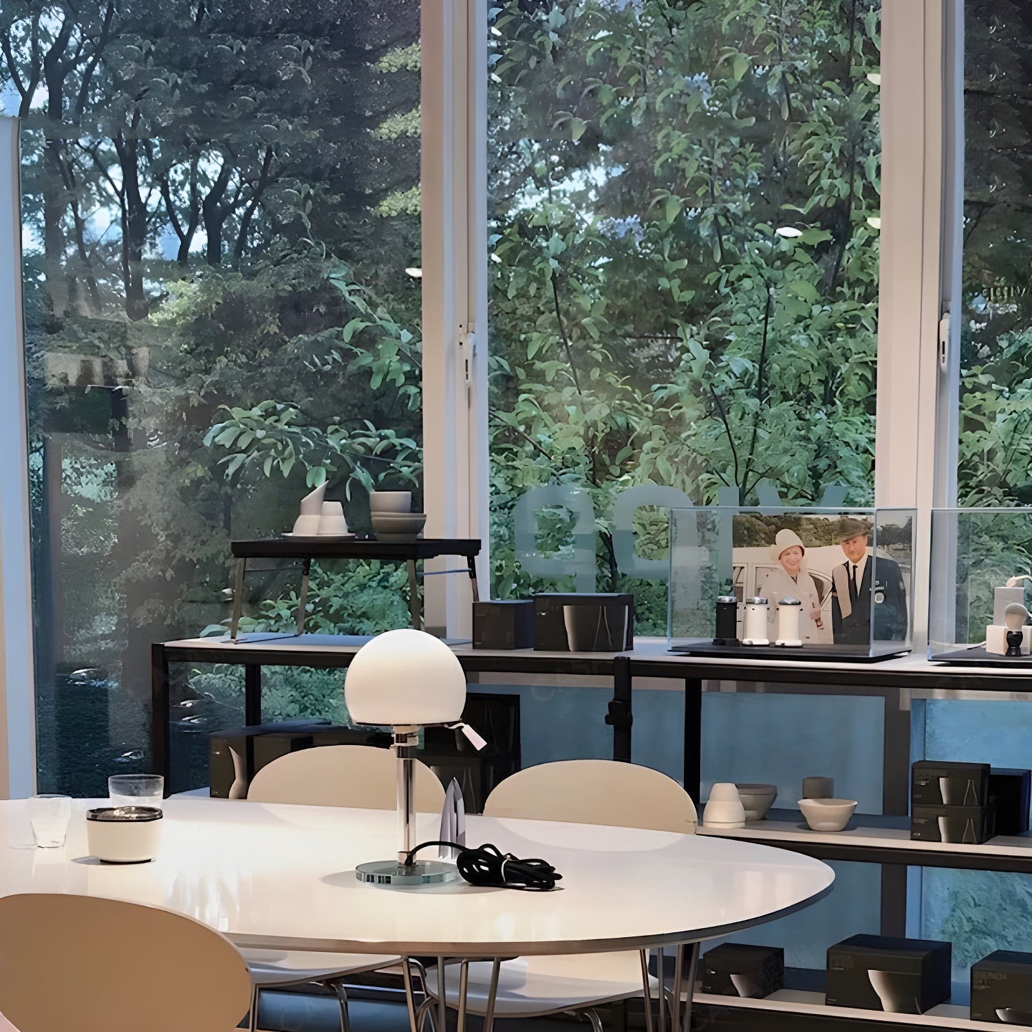 Fane Glass Artistic Table Lamp