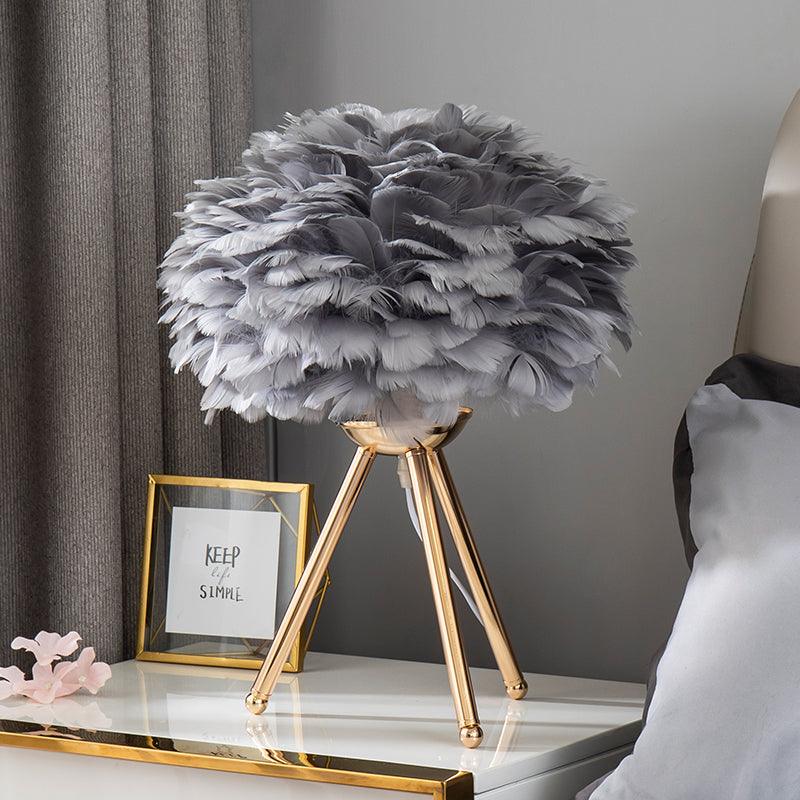 Nilo Feather Feminine Table Lamp - Neutral Decor