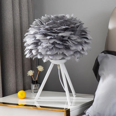 Nilo Feather Feminine Table Lamp - Neutral Decor