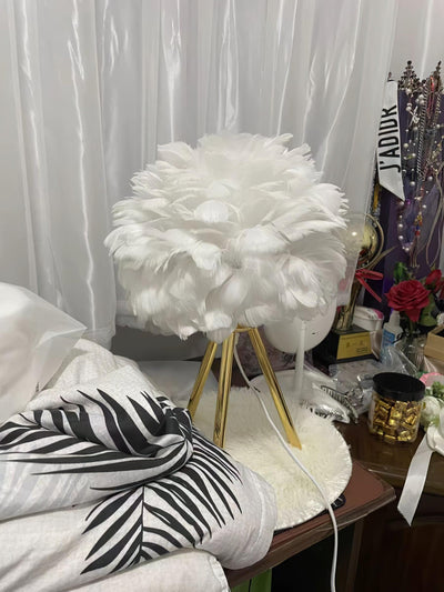 Nilo Feather Feminine Table Lamp - Neutral Decor