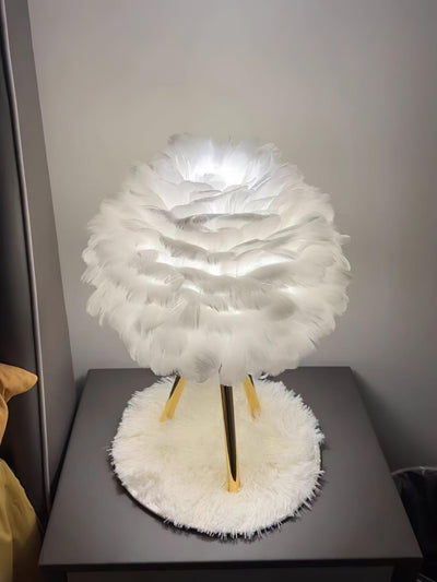 Nilo Feather Feminine Table Lamp - Neutral Decor