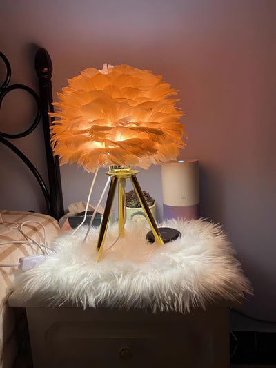 Nilo Feather Feminine Table Lamp - Neutral Decor