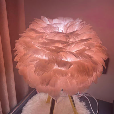 Nilo Feather Feminine Table Lamp - Neutral Decor