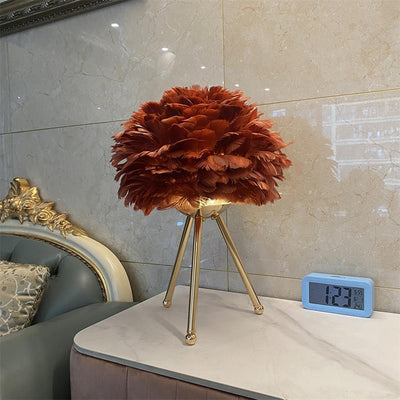 Nilo Feather Feminine Table Lamp - Neutral Decor