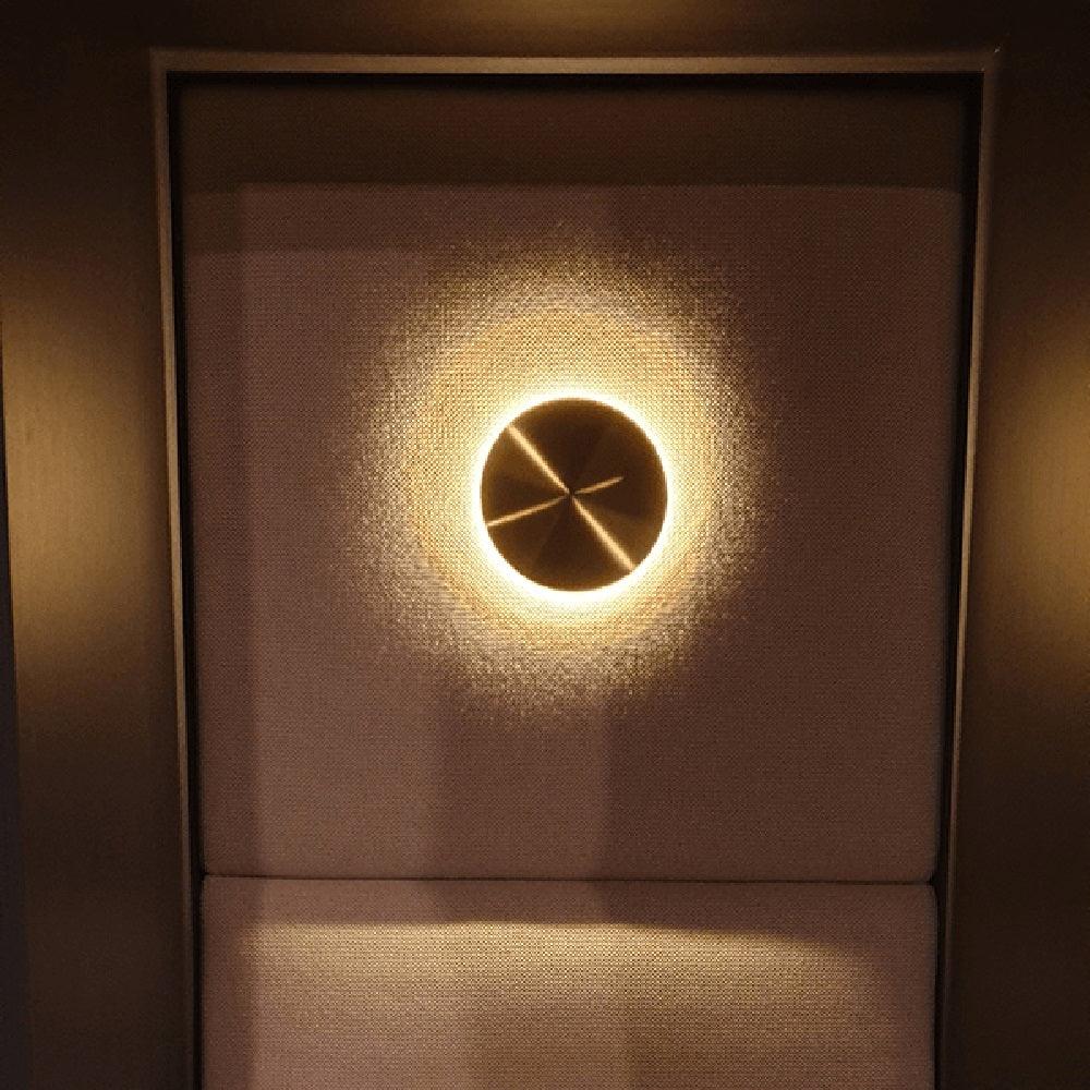Phelan Brass Minimalist Wall Lamp