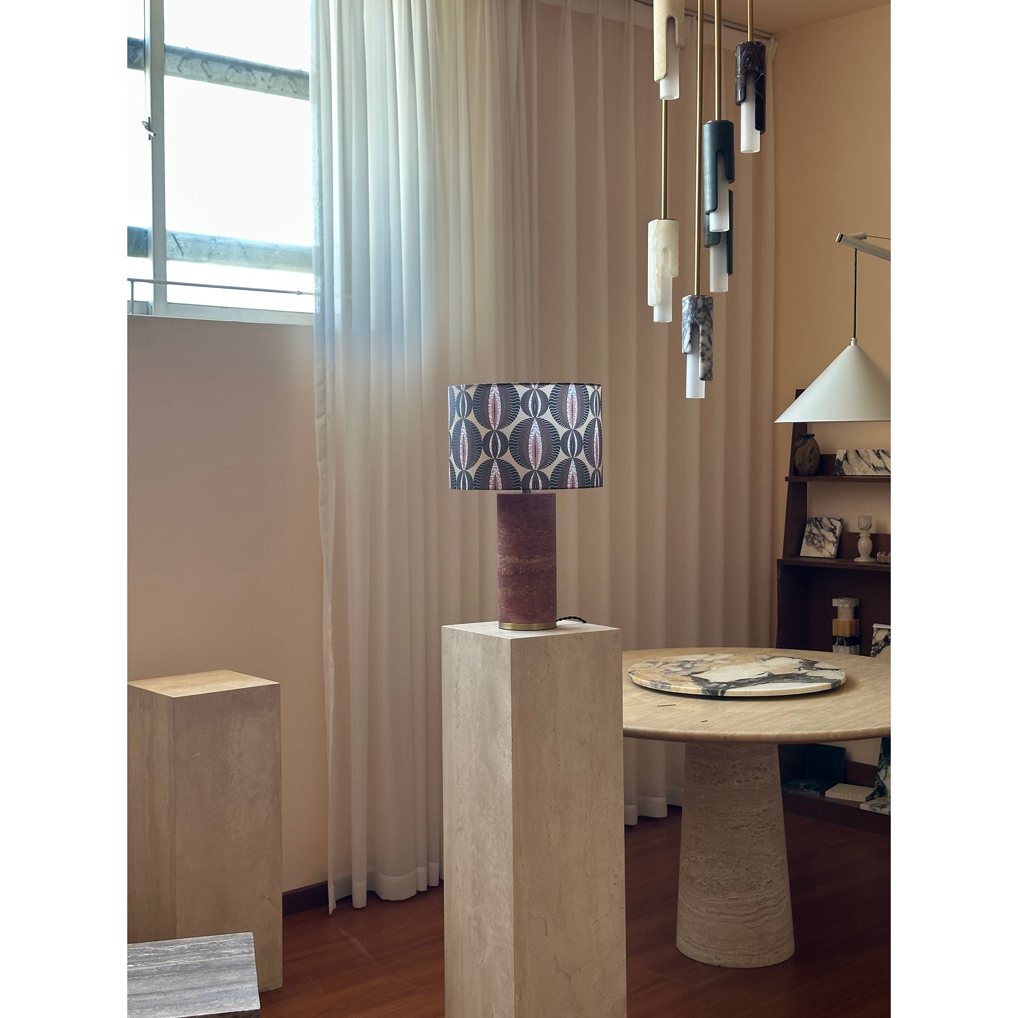 Avenanette Table Lamp