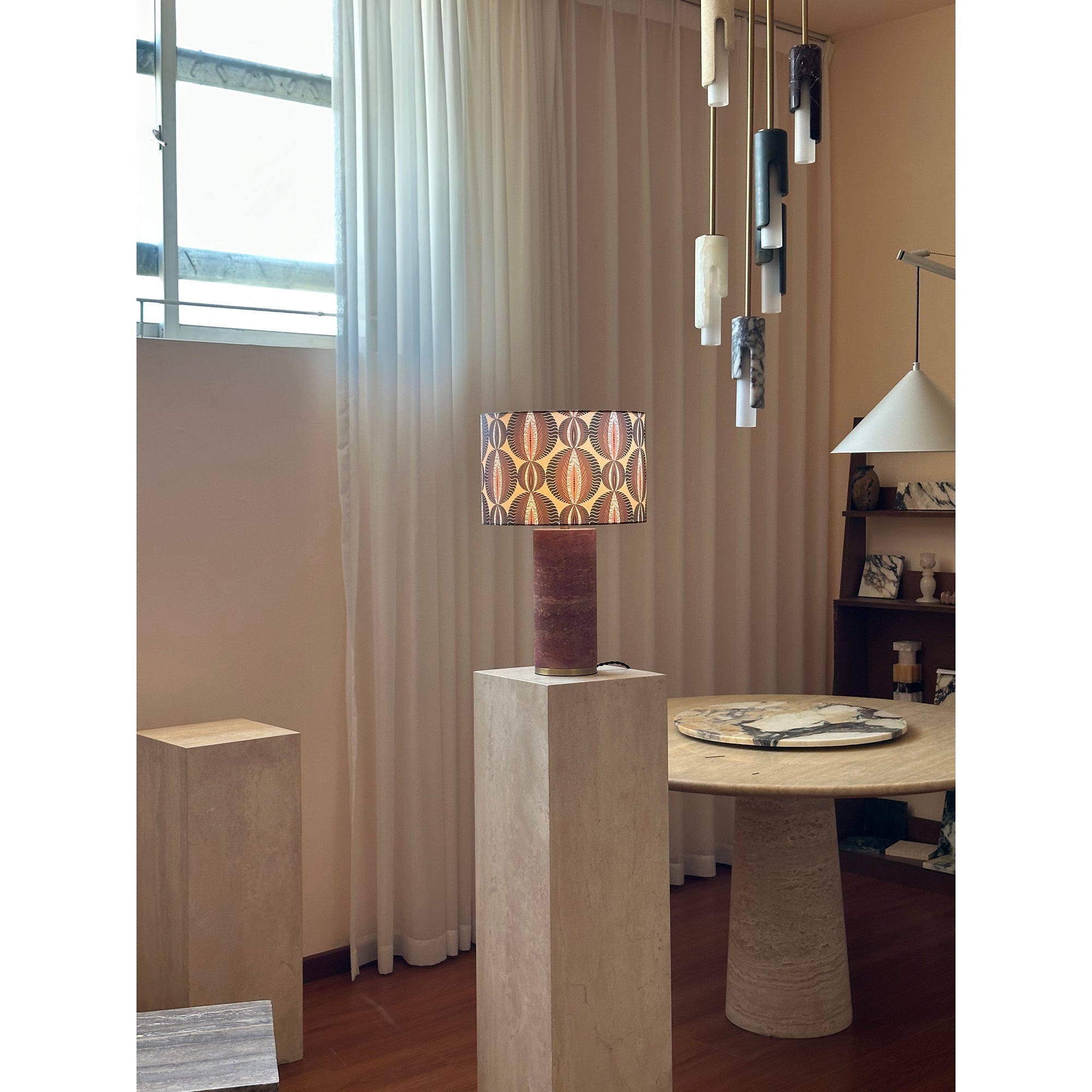 Avenanette Table Lamp