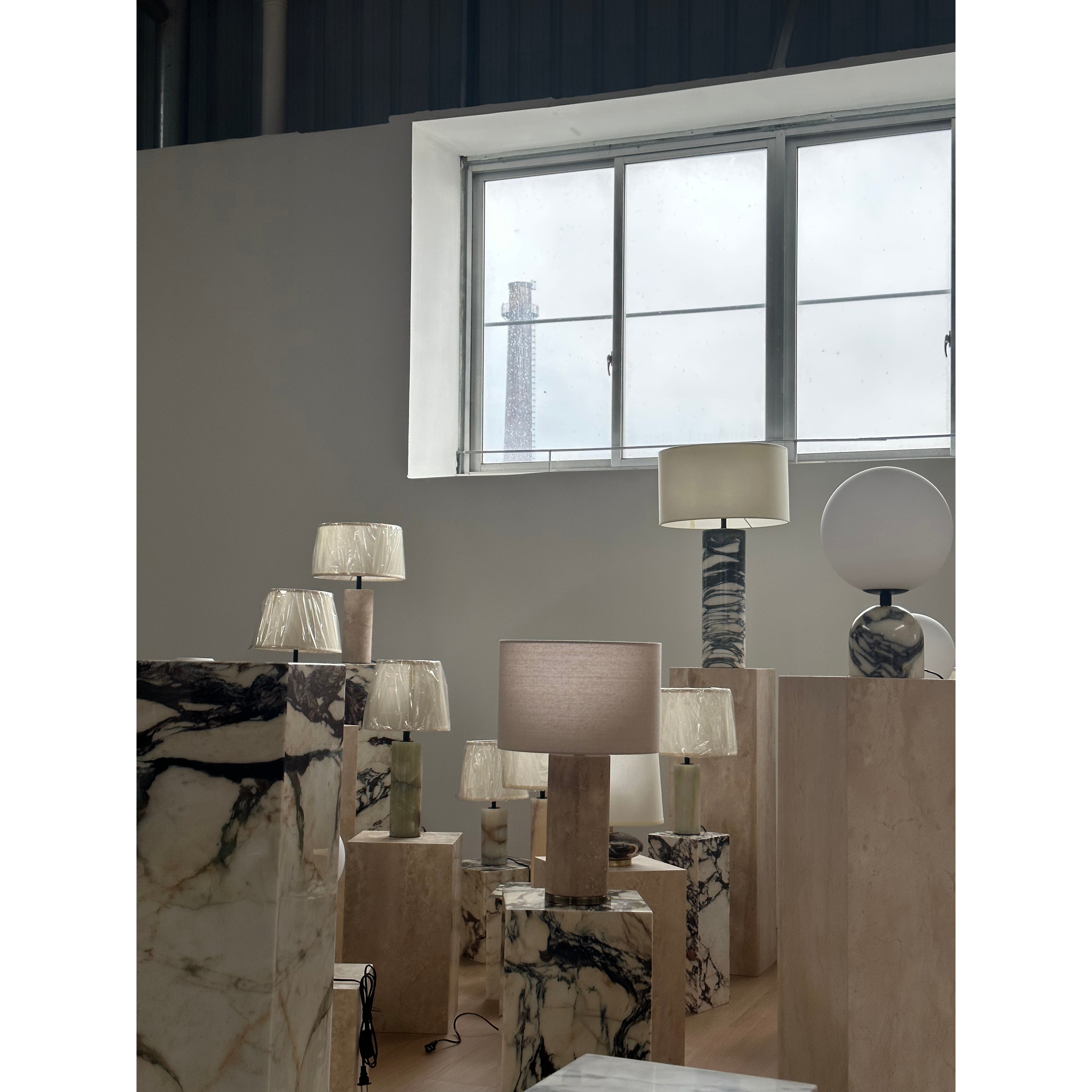Avenanette Table Lamp