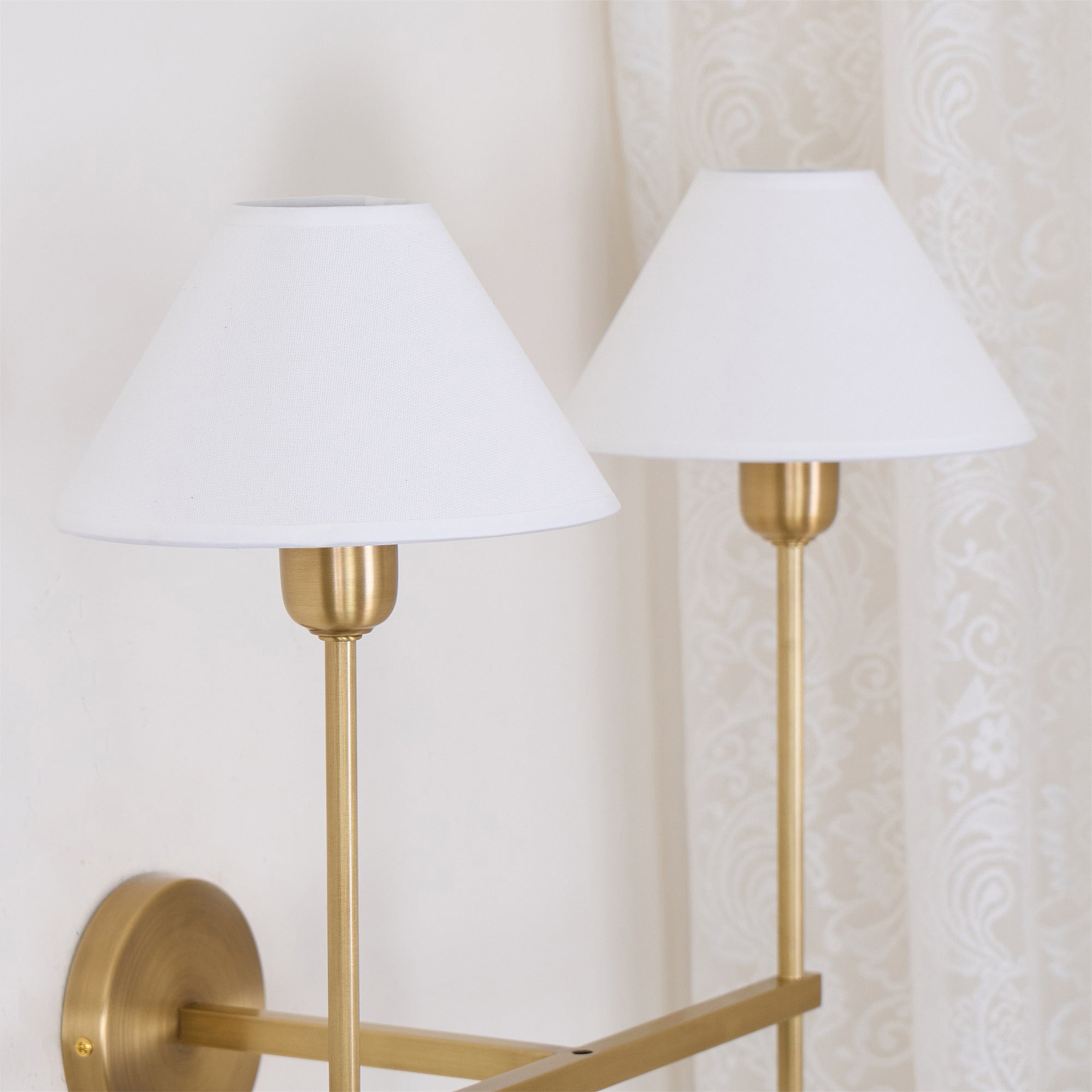 Orelisira Wall Lamp