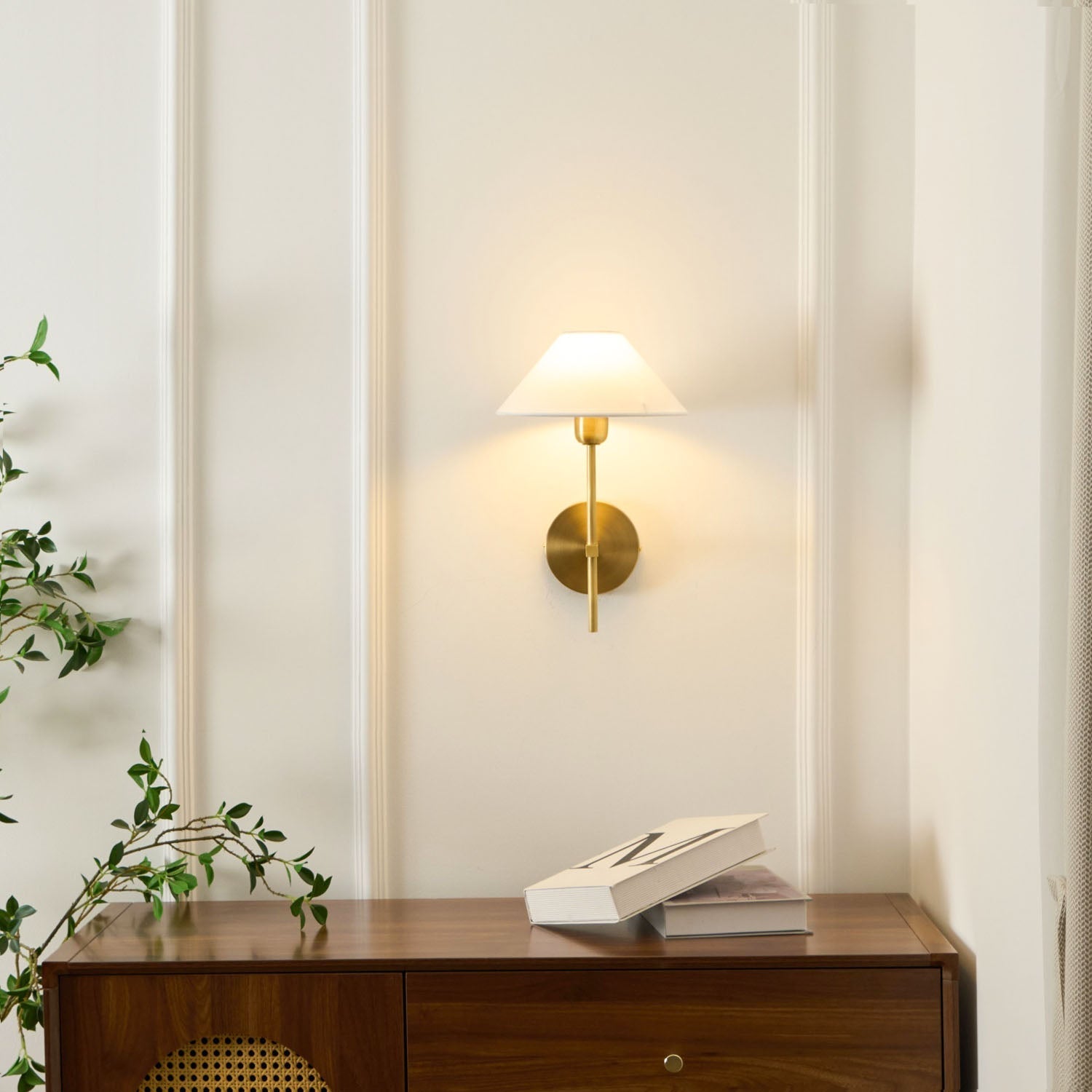 Orelisira Wall Lamp
