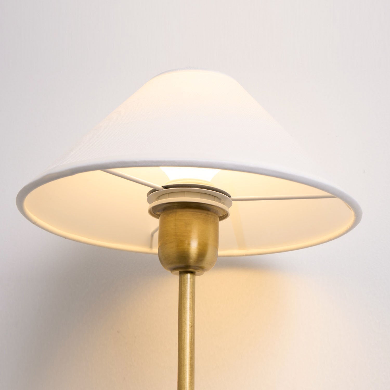 Orelisira Wall Lamp