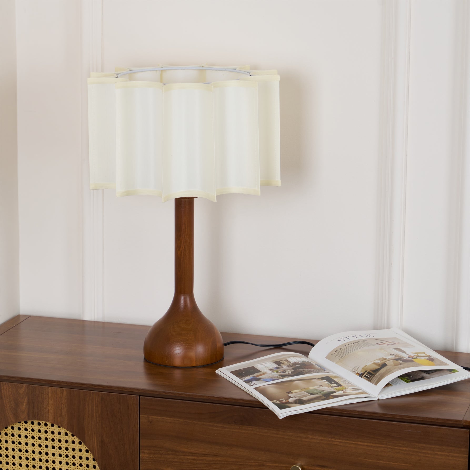 Livenq Wood Fabric Retro Table Lamp