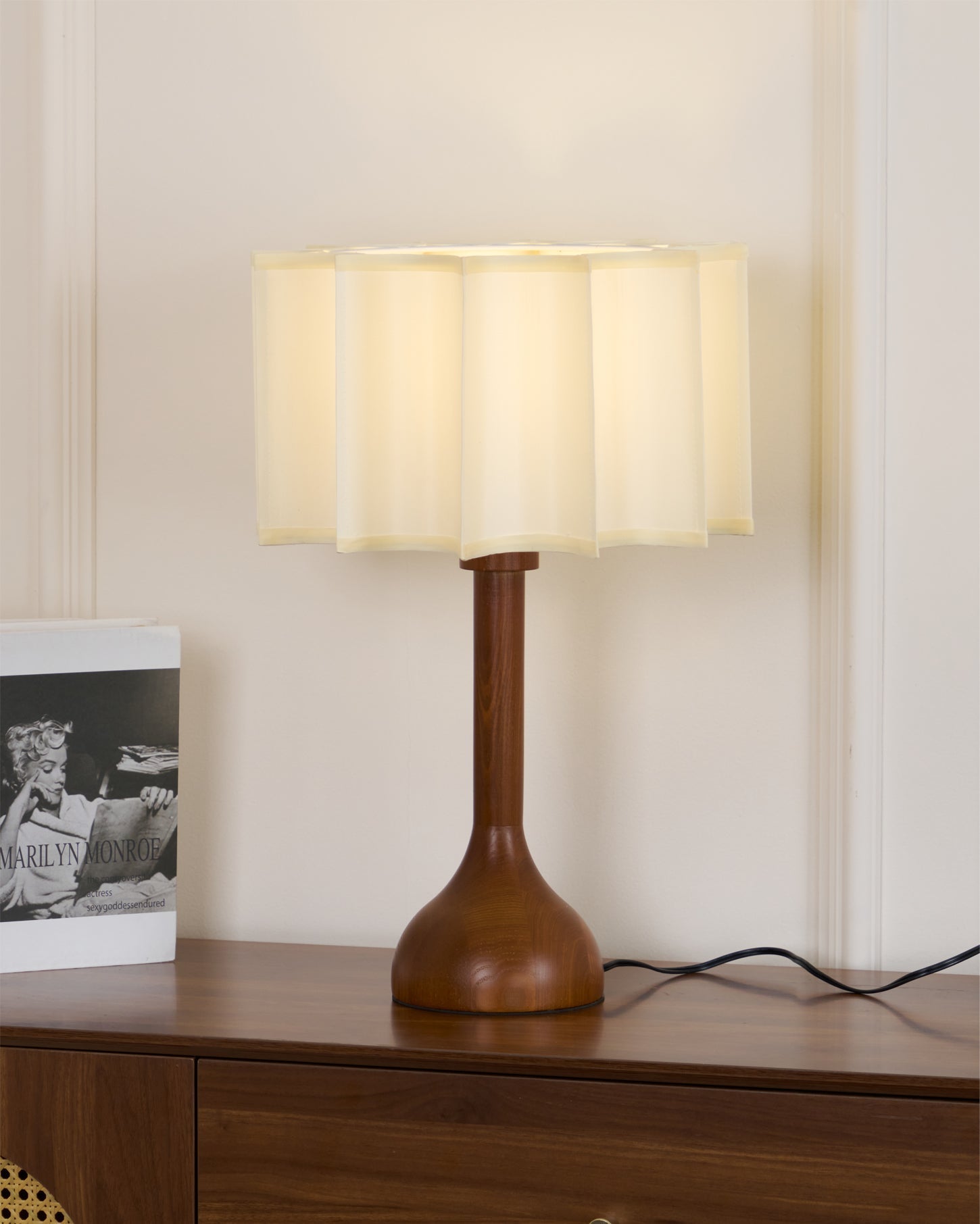 Livenq Wood Fabric Retro Table Lamp