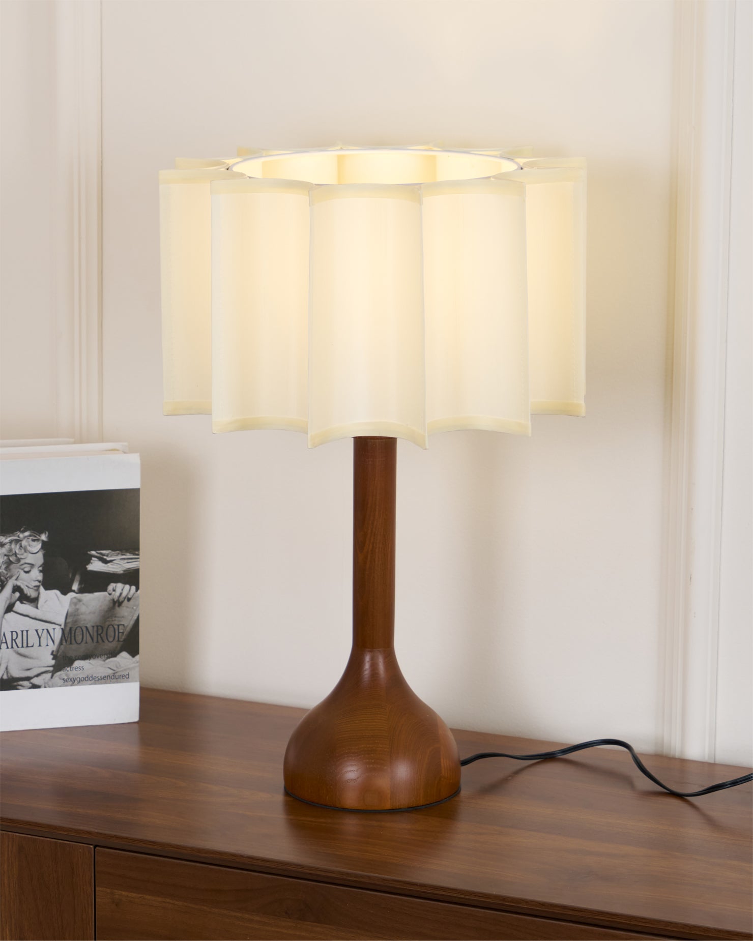 Livenq Wood Fabric Retro Table Lamp