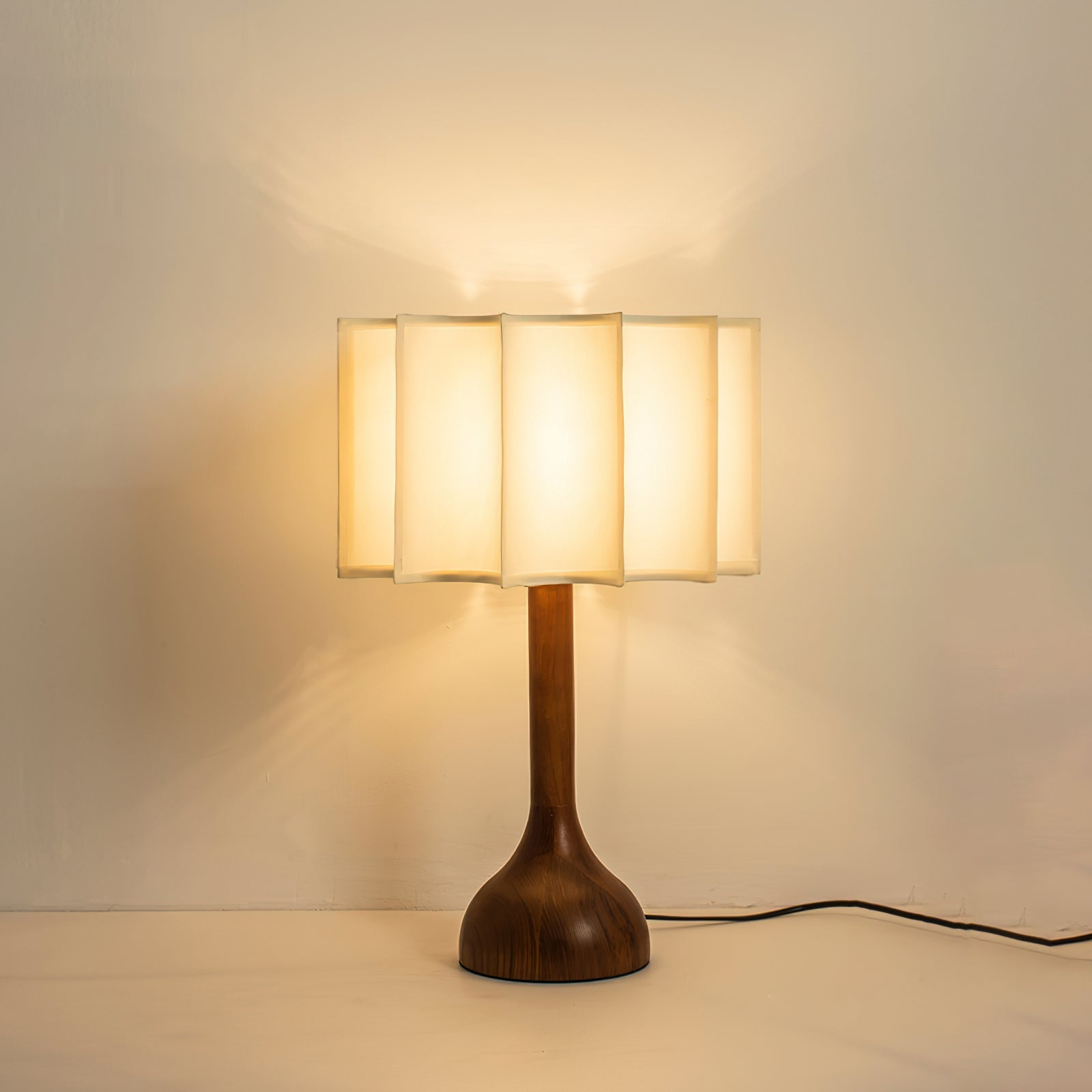 Livenq Wood Fabric Retro Table Lamp