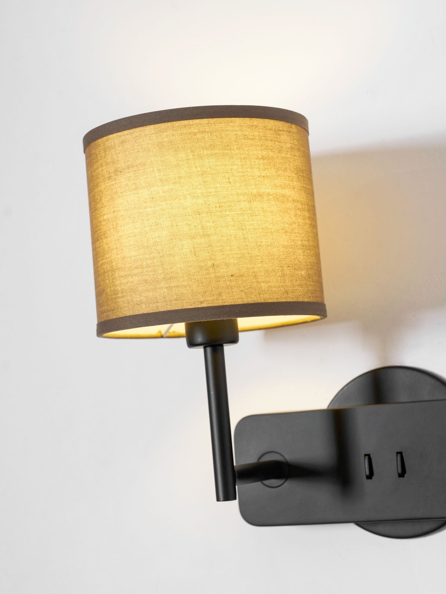 Rivoeria Wall Sconce