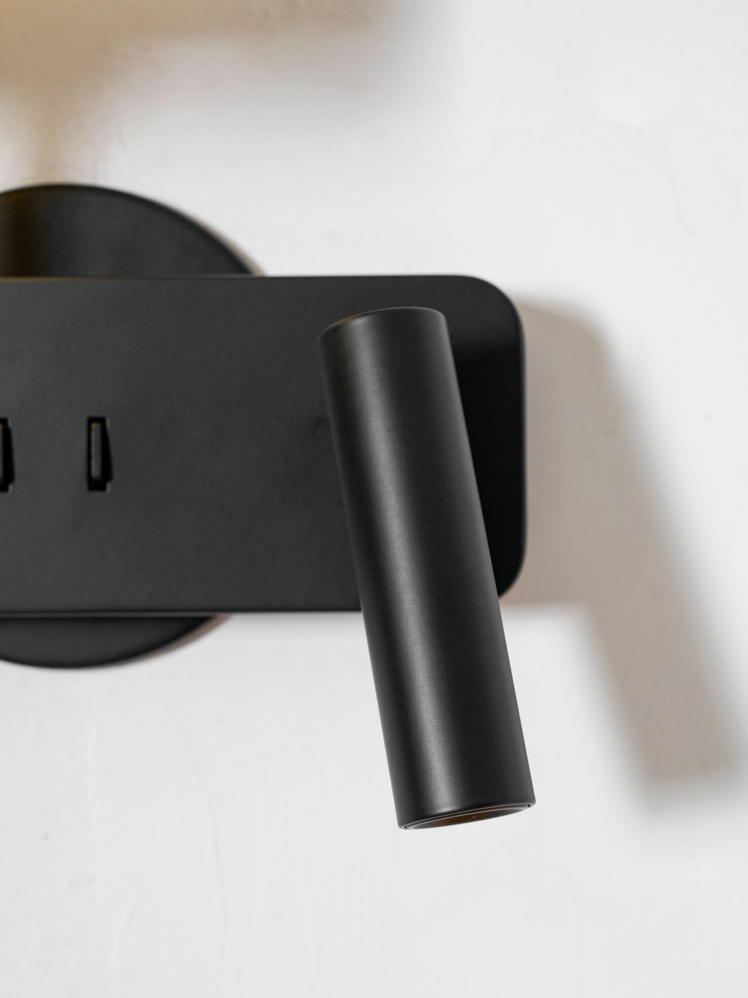 Rivoeria Wall Sconce