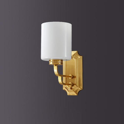 Regal Classic Brass Wall Lamp
