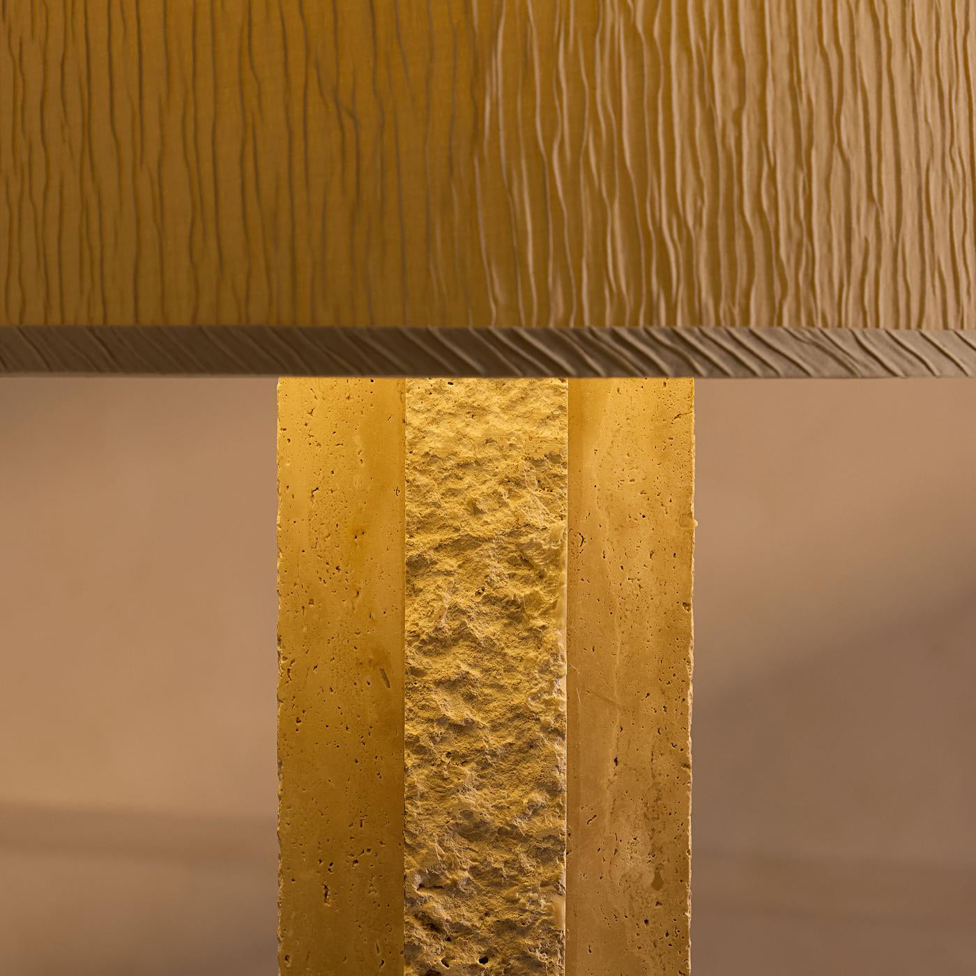 Avenelira Table Lamp