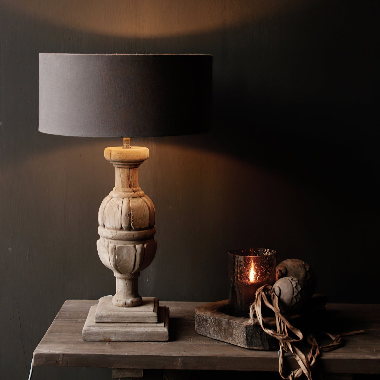 Velelelle Table Lamp