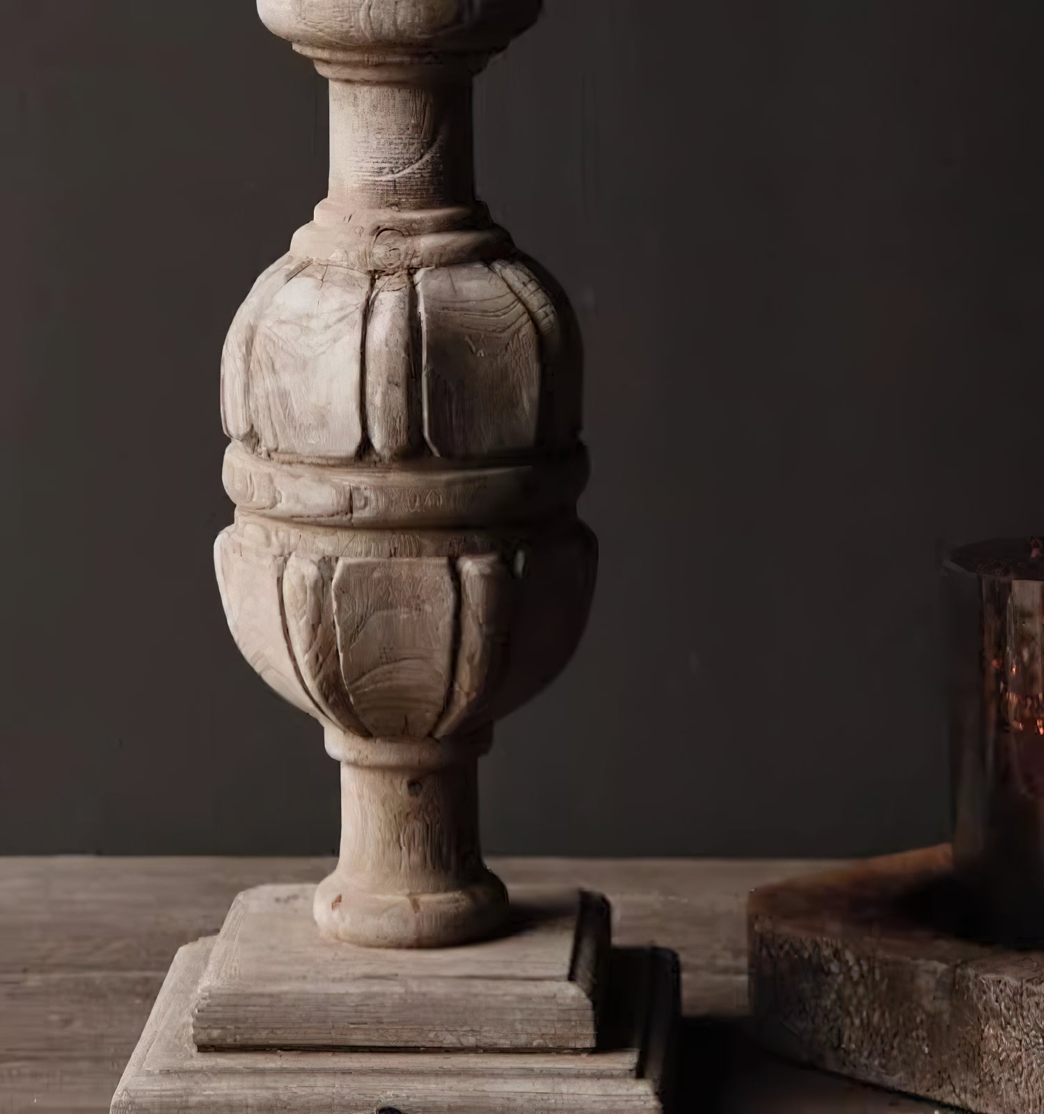 Velelelle Table Lamp