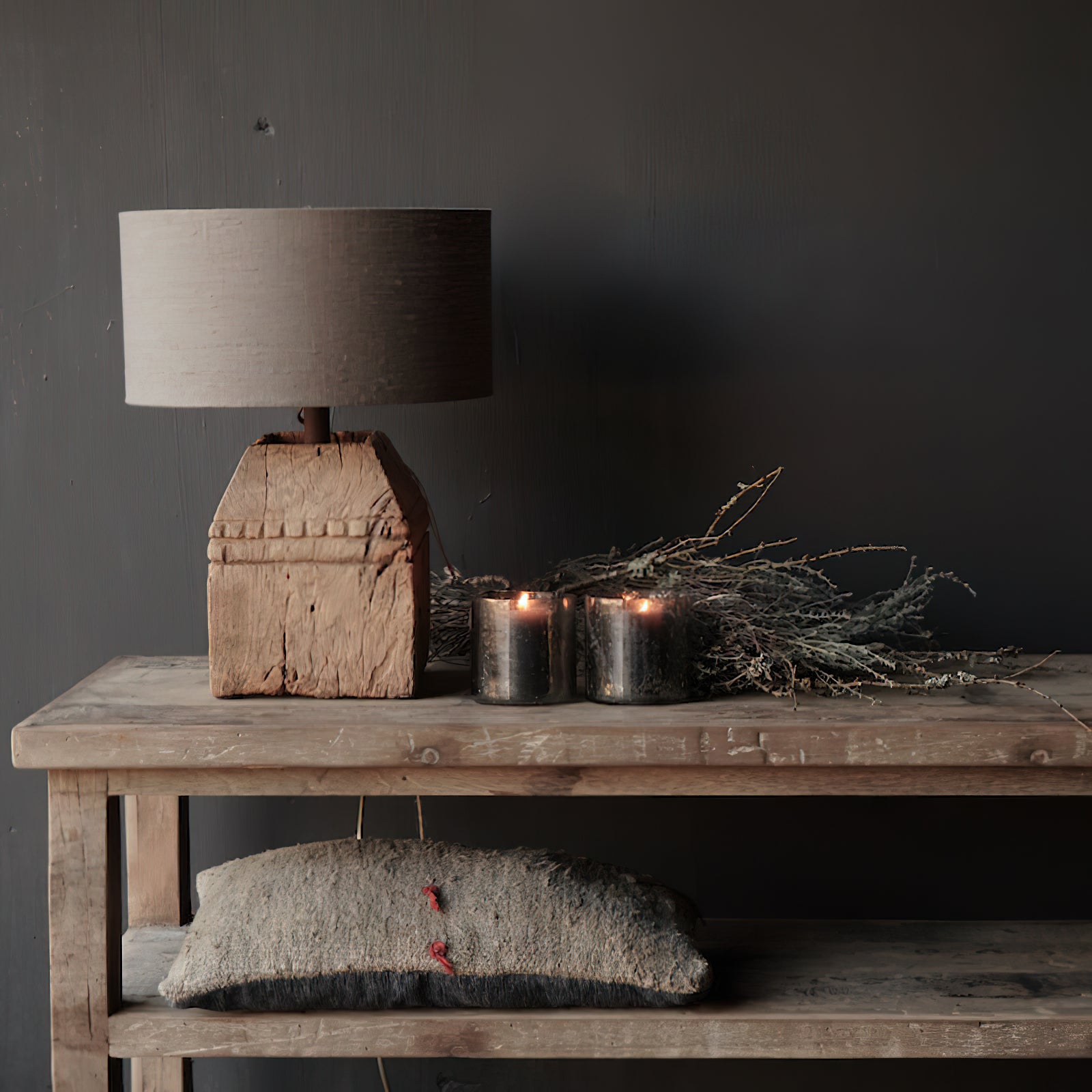 Velelelle Table Lamp