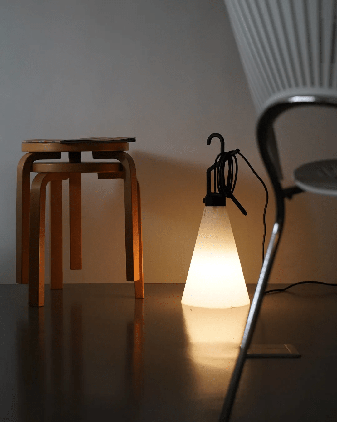 Hook Handle Cone Lamp