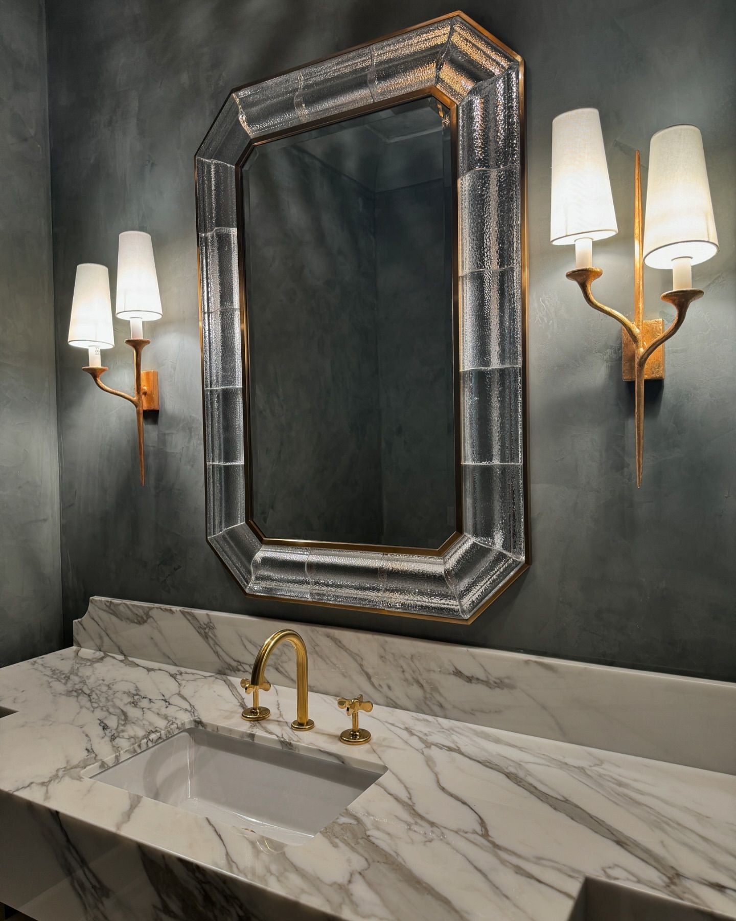 Zoraid Wall Lamp