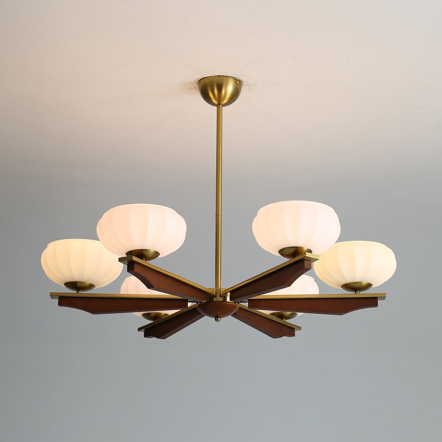 Uzoror Traditional Elegance Vintage Wood Chandelier