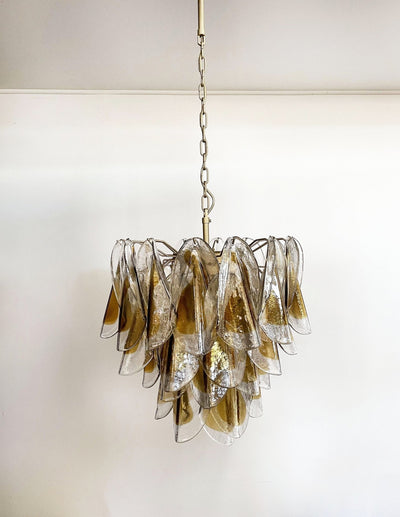 Vild Chandelier Isabella Gold Petal Layered