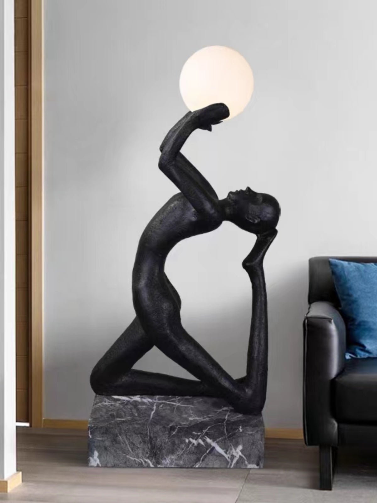 Evvinyra Contorted Black Floor Lamp