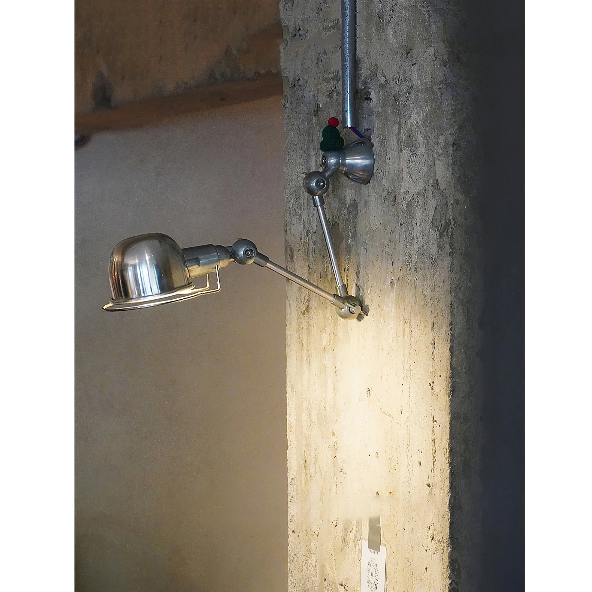 Vaughan Wall Lamp
